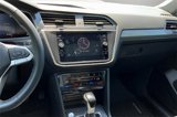 Used 2024 Volkswagen Tiguan SE w/ Panoramic Sunroof Package image 6