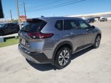 Used 2021 Nissan Rogue SV image 4