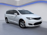 Used 2017 Chrysler Pacifica Touring-L Plus image 2