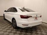 Used 2021 Volkswagen Jetta SEL Premium image 3