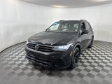 Used 2024 Volkswagen Tiguan SE R-Line image 2