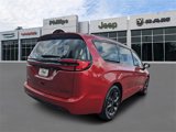 New 2025 Chrysler Pacifica Limited image 4