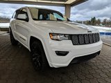 Used 2018 Jeep Grand Cherokee Altitude image 3