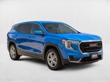 Used 2024 GMC Terrain SLE image 3