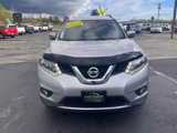 Used 2016 Nissan Rogue SV image 2