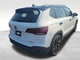New 2024 Volkswagen Taos SE image 4
