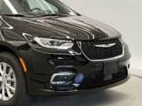 New 2025 Chrysler Pacifica Select image 3