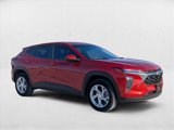 Used 2024 Chevrolet Trax LS w/ LS Convenience Package image 3