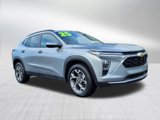 Used 2025 Chevrolet Trax LT image 2