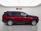 Used 2024 Jeep Grand Cherokee L Laredo image 2