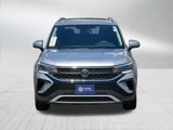Certified 2022 Volkswagen Taos SE w/ Panoramic Sunroof Package image 2