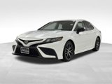 Used 2021 Toyota Camry SE image 2