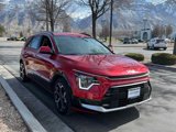 Used 2024 Kia Niro SX Touring image 3