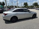 Used 2021 Hyundai Elantra SEL w/ Convenience Package image 2