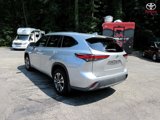 Used 2021 Toyota Highlander XLE image 3