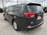 Used 2022 Chrysler Voyager LX image 4