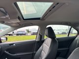 Used 2012 Volkswagen Jetta SE image 2