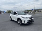 Used 2017 Toyota Highlander AWD V6 image 2