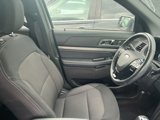 Used 2018 Ford Explorer XLT image 4