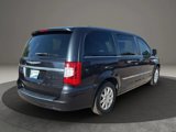 Used 2014 Chrysler Town & Country Touring image 5