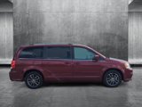 Used 2017 Dodge Grand Caravan SXT image 4