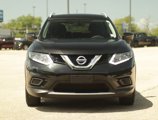 Used 2016 Nissan Rogue SV image 2