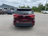 Used 2017 Toyota Highlander XLE image 3