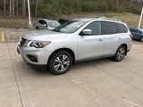 Used 2017 Nissan Pathfinder SV w/ Cargo Package image 6