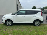 Used 2022 Kia Soul LX image 2