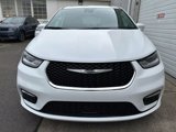 Used 2022 Chrysler Pacifica Touring-L w/ Uconnect Theater Family Group image 4