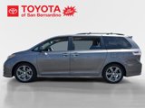 Used 2017 Toyota Sienna SE Premium image 2