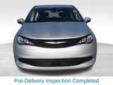 Used 2022 Chrysler Voyager LX image 2