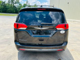 Used 2019 Chrysler Pacifica Touring-L image 6