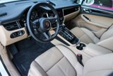Certified 2025 Porsche Macan image 4