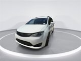 Used 2020 Chrysler Pacifica Touring w/ S Appearance Package image 3