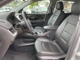Used 2024 GMC Terrain SLT image 3