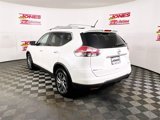 Used 2015 Nissan Rogue SL w/ SL Premium Package image 2