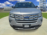 Used 2018 Ford Explorer XLT image 2
