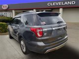 Used 2017 Ford Explorer XLT image 3