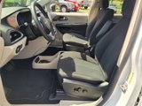 Used 2022 Chrysler Voyager LX image 5
