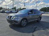 Used 2020 Nissan Pathfinder Platinum image 3