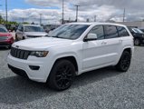 Used 2017 Jeep Grand Cherokee Altitude image 2