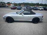Used 2004 MAZDA MX-5 Miata w/ Convenience Pkg image 4