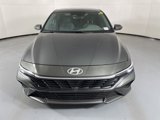 Used 2024 Hyundai Elantra SE image 3