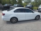 Used 2017 Volkswagen Jetta SE image 2
