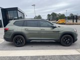 New 2025 Volkswagen Atlas Peak Edition SE image 4