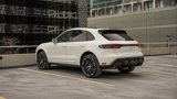 Certified 2024 Porsche Macan image 3