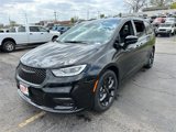 New 2025 Chrysler Pacifica Limited image 2
