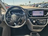 Used 2022 Chrysler Pacifica Touring-L image 3
