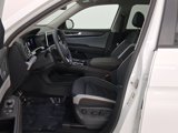 Used 2025 Volkswagen Atlas Peak Edition SE image 5